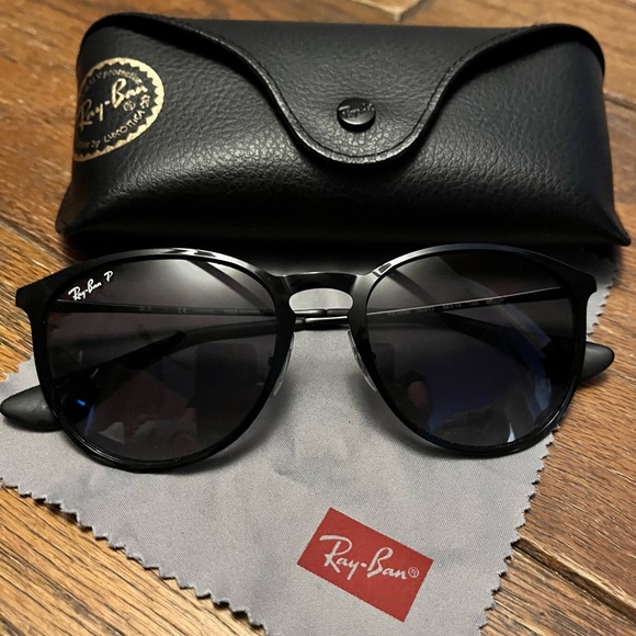 Ray-Ban Classic Black Sunglasses - Picture 1 of 2